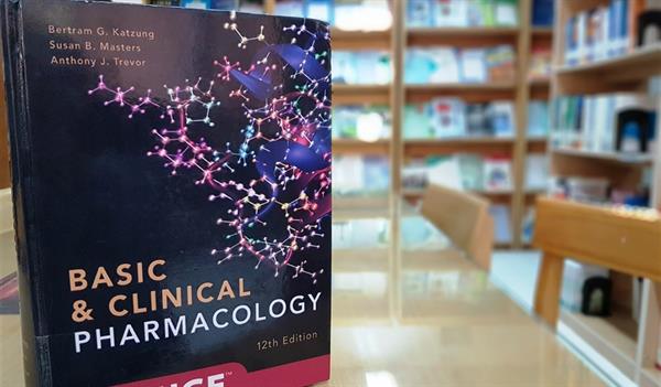 ﺑﺮﮔﺰاری ﺗﻮر آﻣﻮزﺷـﯽ ﮐﺘﺎﺑﺨﺎﻧﻪ دانشکده داروسازی وﯾﮋه داﻧﺸﺠﻮﯾﺎن ورودی ۱۴۰۴‬‬‬‬‬